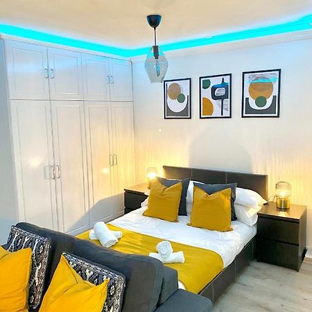 Apt - Balcony- Kensington-24 7 Security لندن المظهر الخارجي الصورة